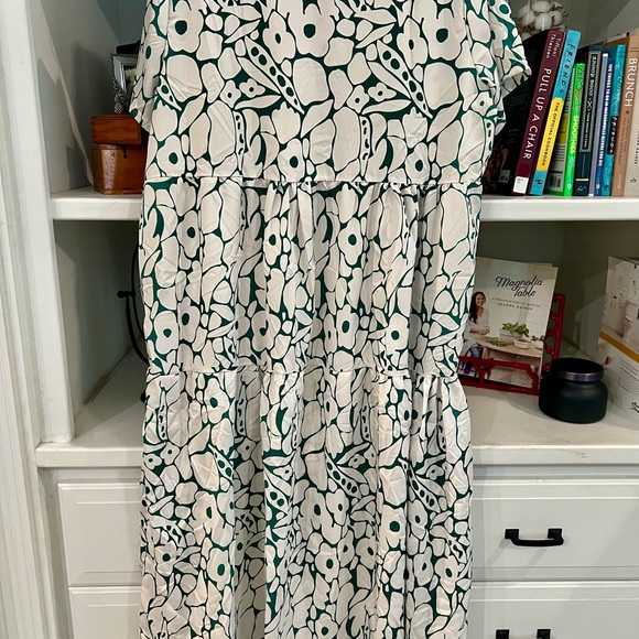 SOLD Green and White Flutter Sleeve V-Neck Sundress Sz L - Picture 4 of 5
